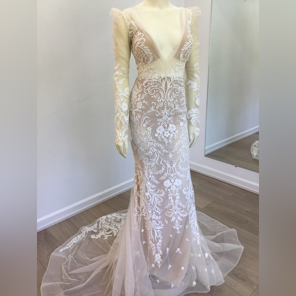 BERTA PRIVEE SAMPLE SALE!! 22-P04 Wedding Gown